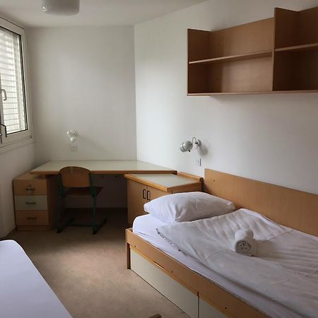 Summer Residence Hostel ลูบลิยานา ภายนอก รูปภาพ