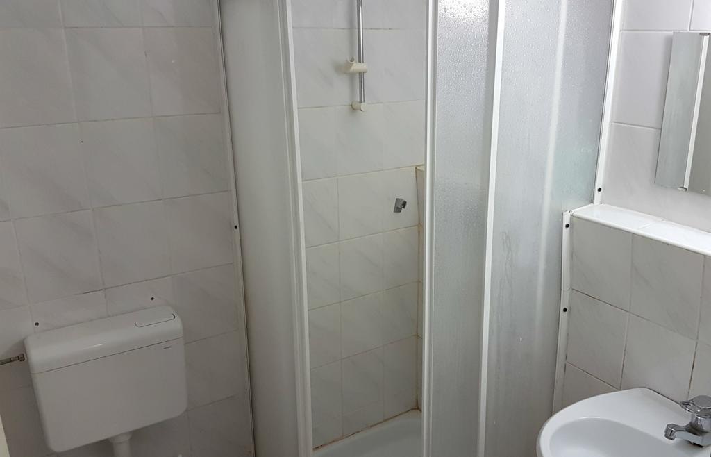 Summer Residence Hostel ลูบลิยานา ภายนอก รูปภาพ