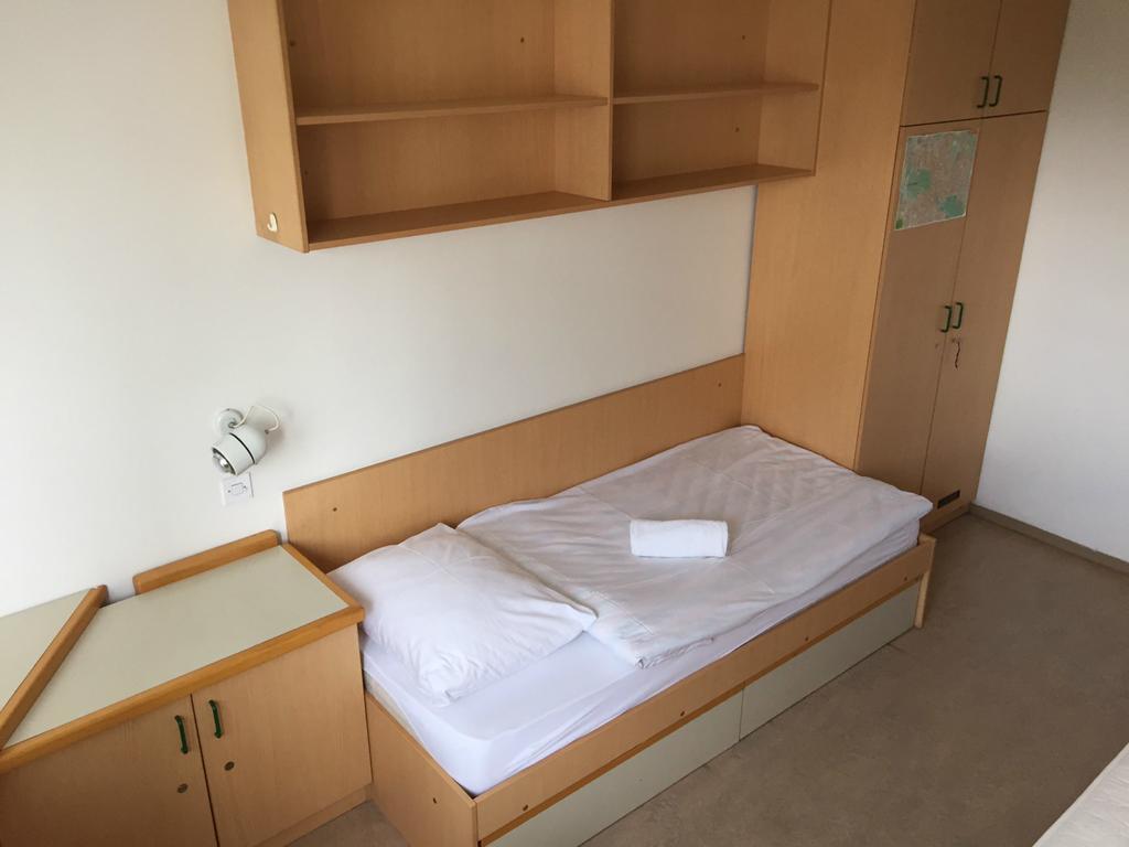 Summer Residence Hostel ลูบลิยานา ภายนอก รูปภาพ