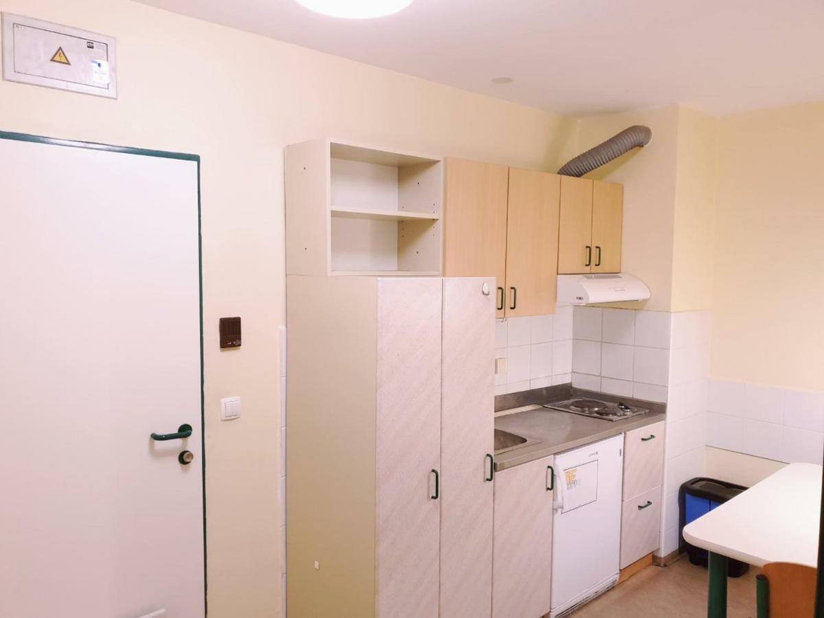 Summer Residence Hostel ลูบลิยานา ภายนอก รูปภาพ